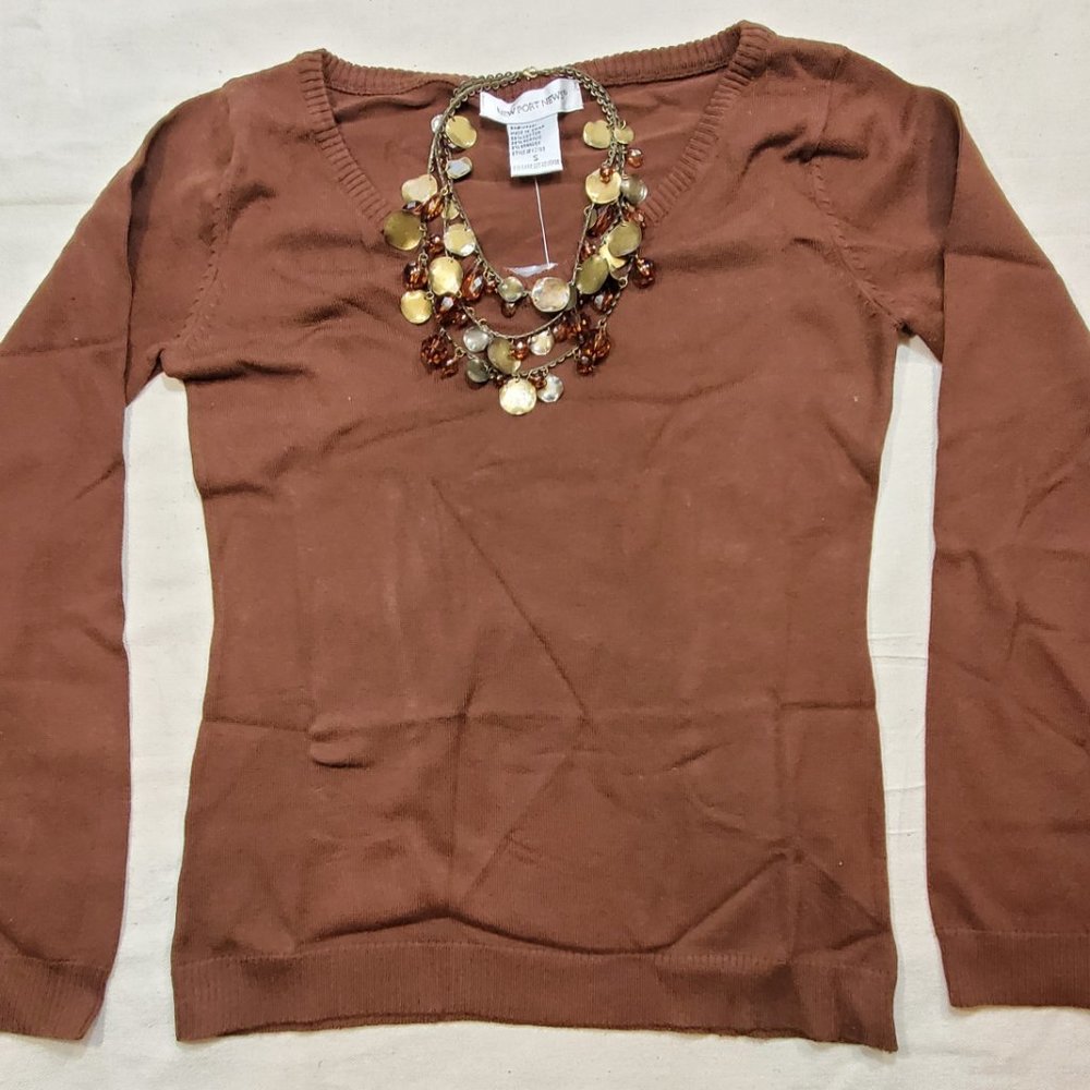 Womans Brown Long sleeve Sweatshirt - with necklace - SIze small